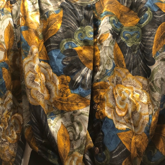 Top and bottom - Picture 2 of 3